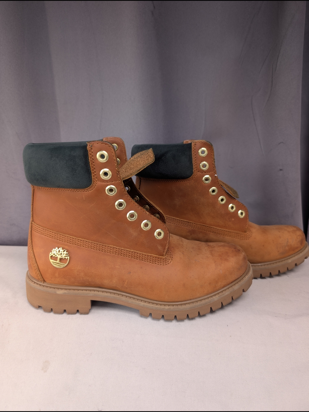Men's Timberland Wheat Premium Suede Boots - Wheat/ Green Collar..Size 8.5w